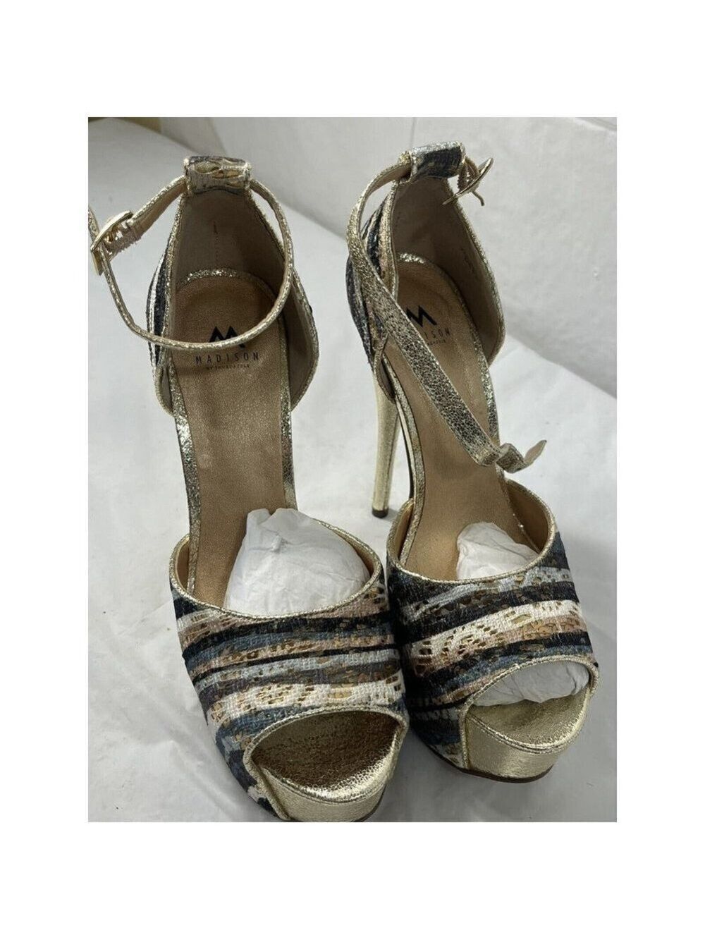 Madison by Shoedazzle Yolanda HIGH HEEL STUDDED PLATFORMS SIZE 6.5